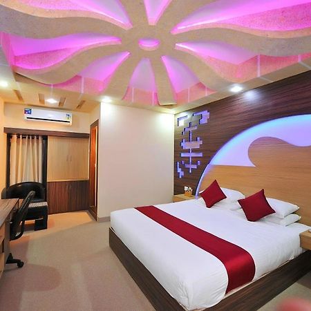Royal Castle Hotel Negombo Esterno foto