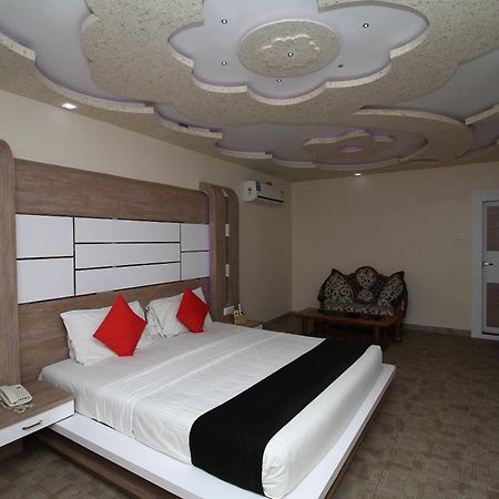 Royal Castle Hotel Negombo Esterno foto