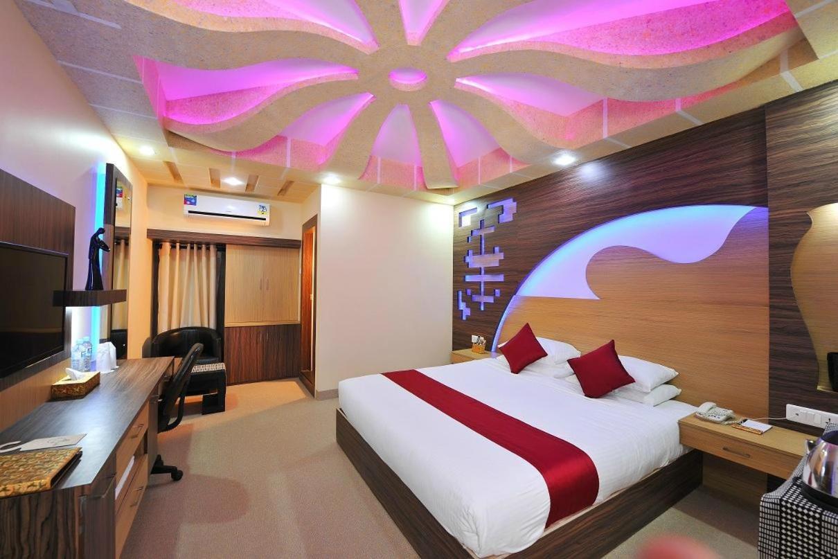 Royal Castle Hotel Negombo Esterno foto