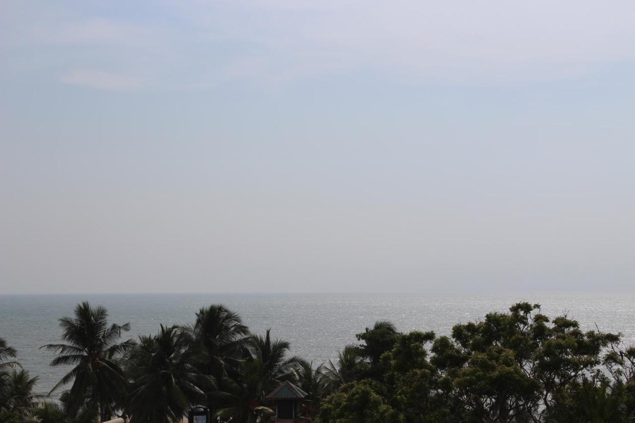 Royal Castle Hotel Negombo Esterno foto
