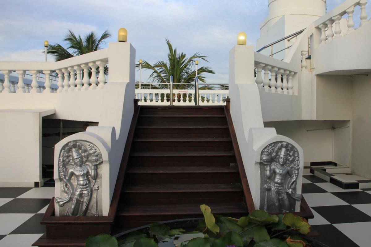 Royal Castle Hotel Negombo Esterno foto