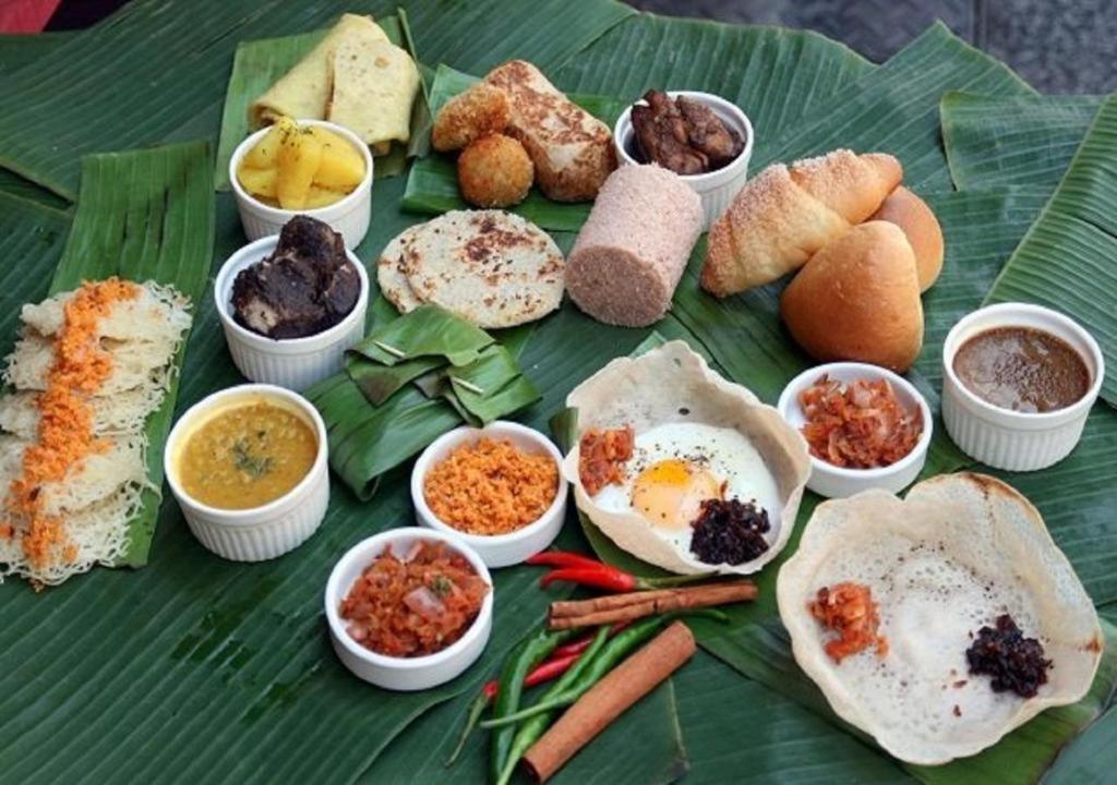 Royal Castle Hotel Negombo Esterno foto