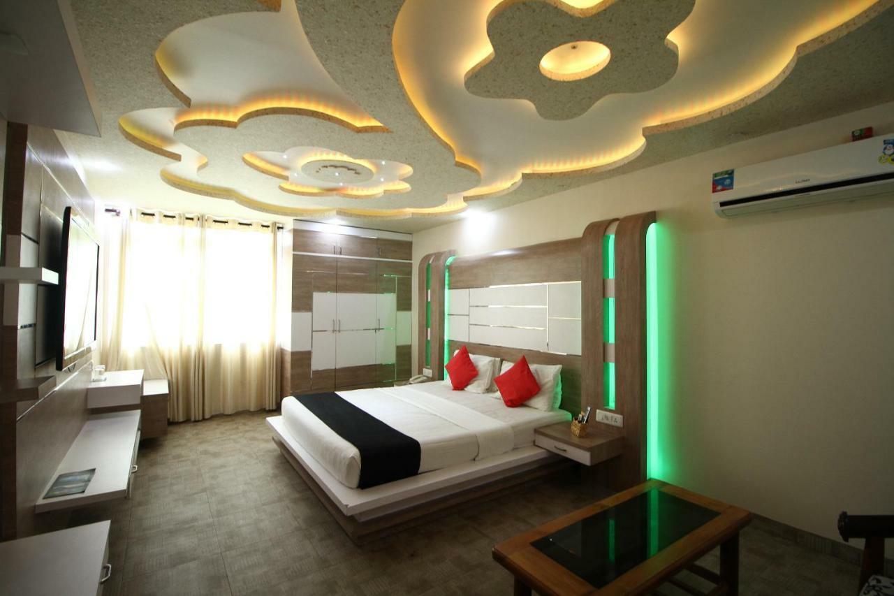 Royal Castle Hotel Negombo Esterno foto