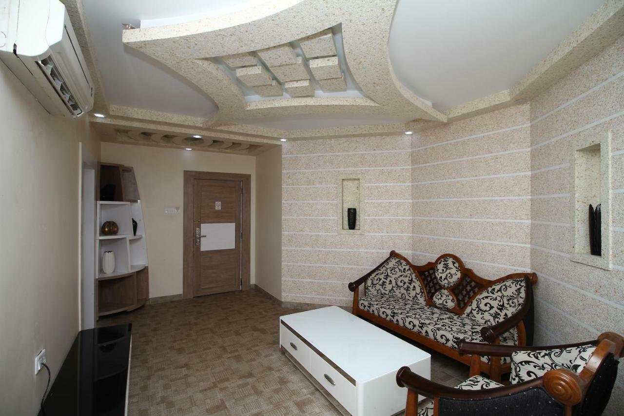 Royal Castle Hotel Negombo Esterno foto