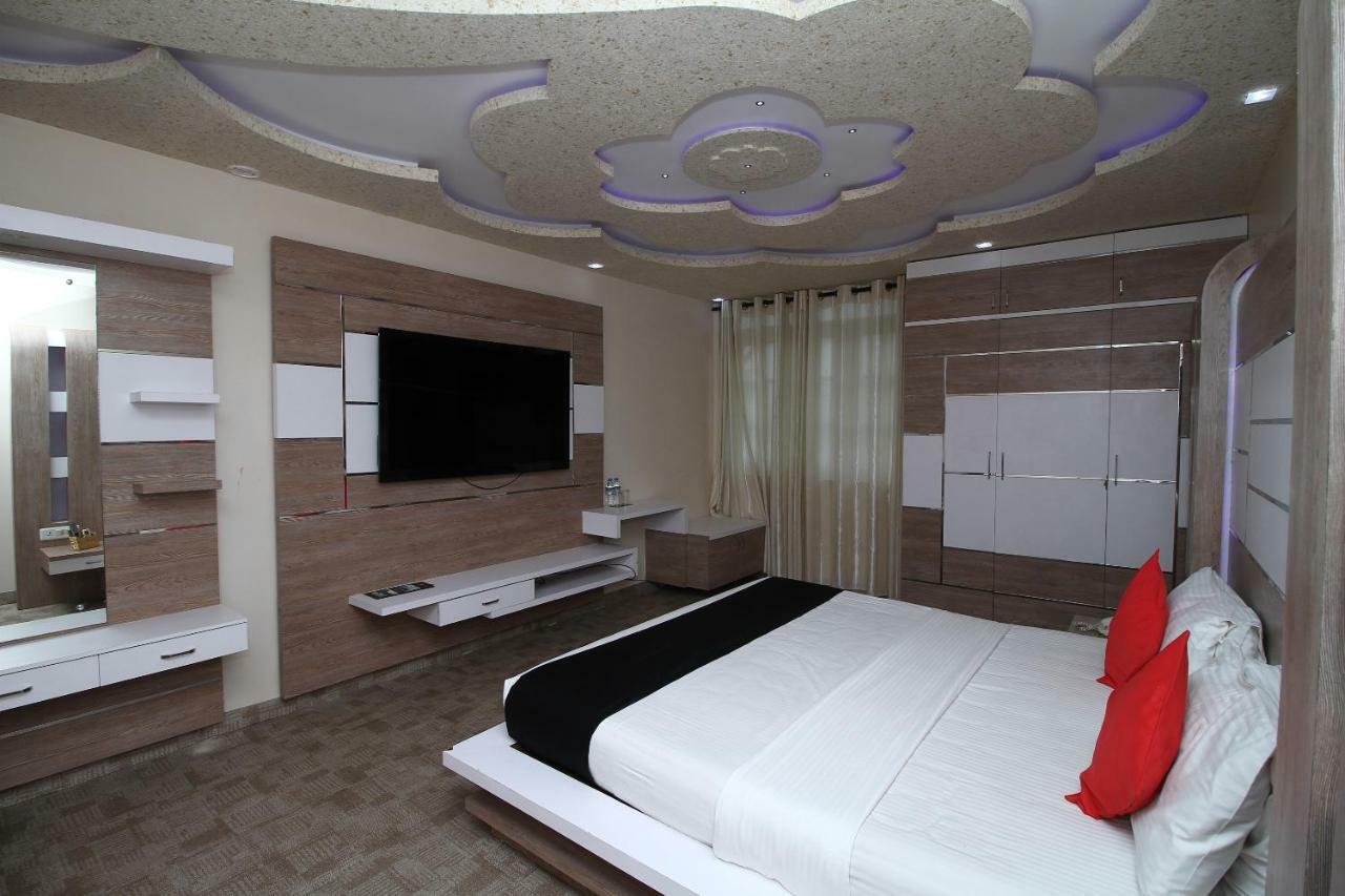 Royal Castle Hotel Negombo Esterno foto