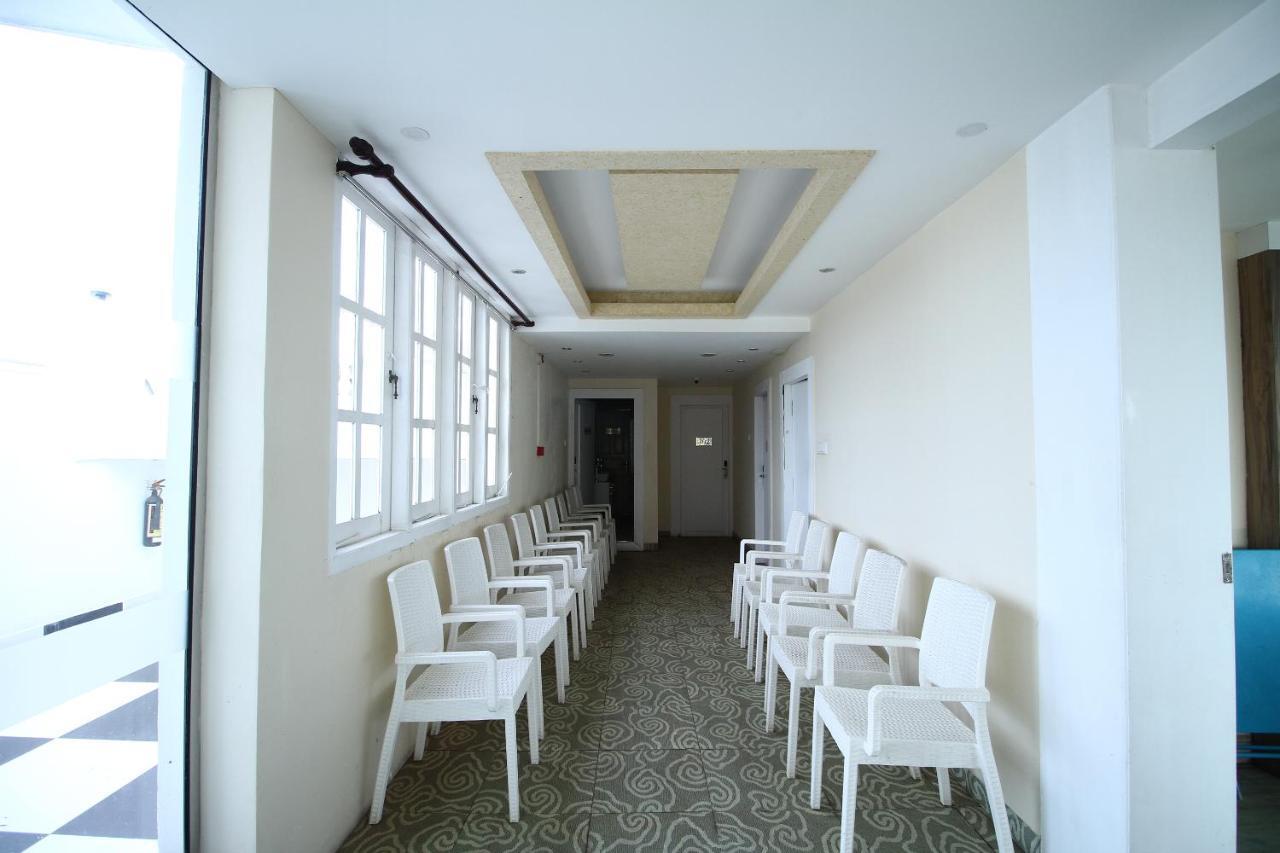 Royal Castle Hotel Negombo Esterno foto