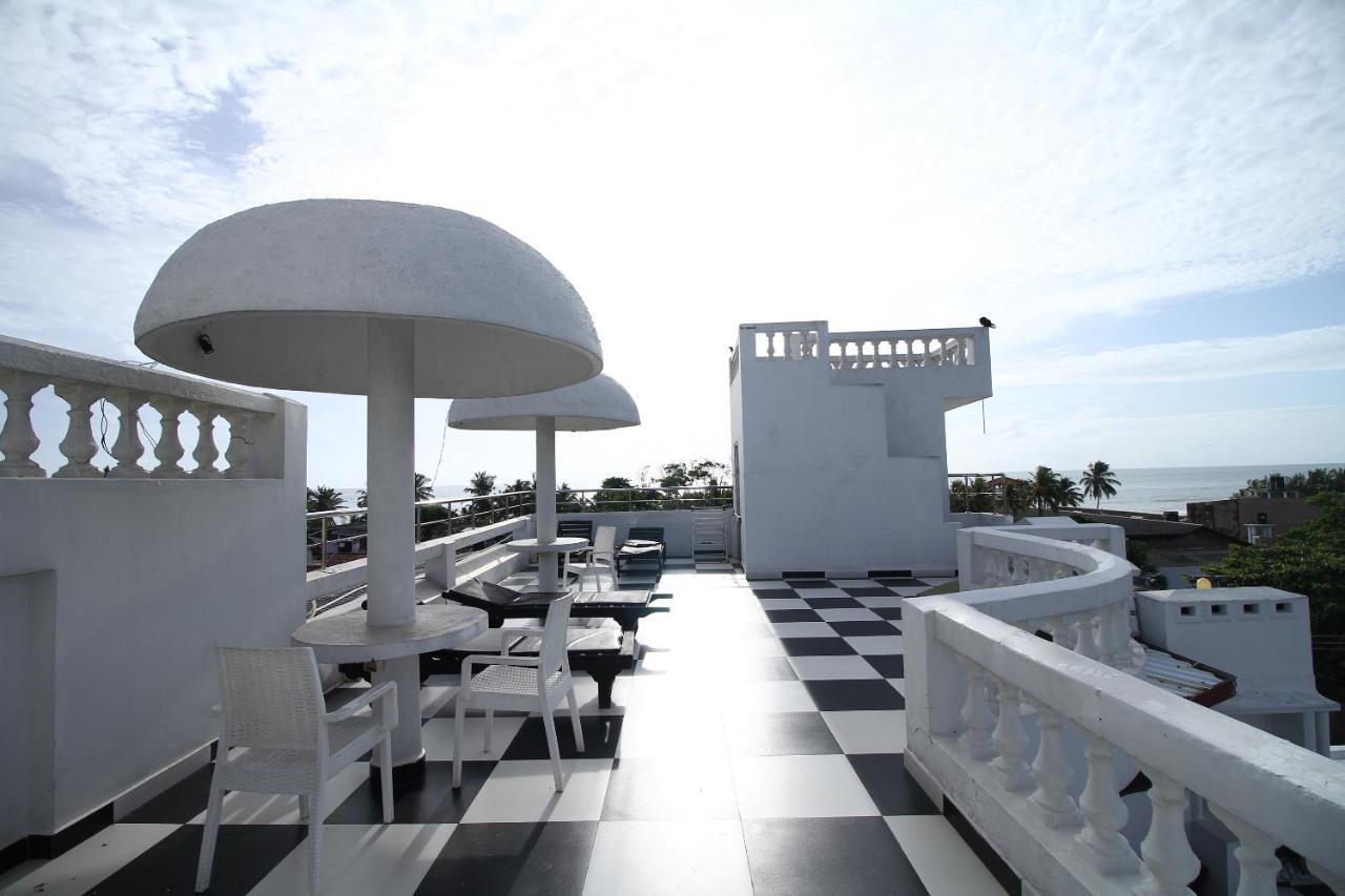Royal Castle Hotel Negombo Esterno foto