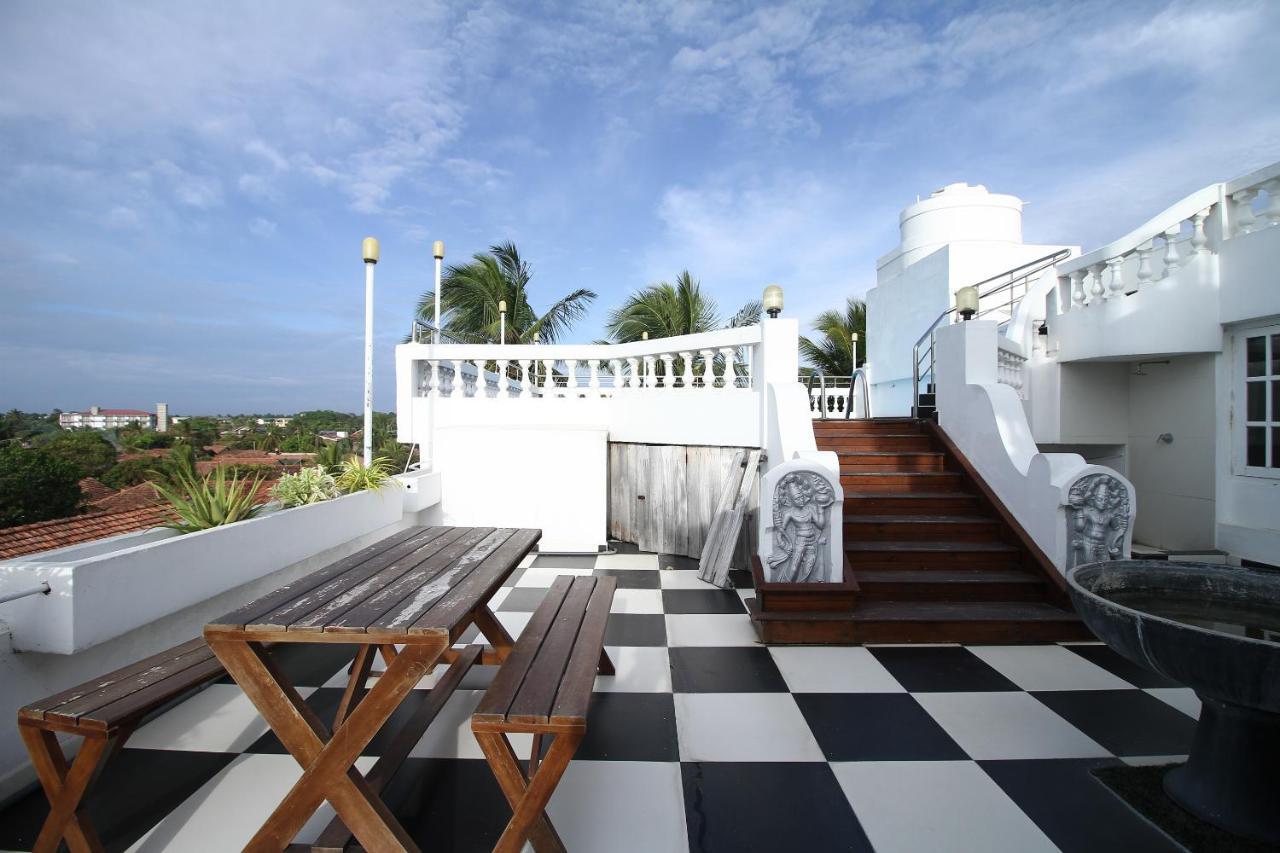 Royal Castle Hotel Negombo Esterno foto